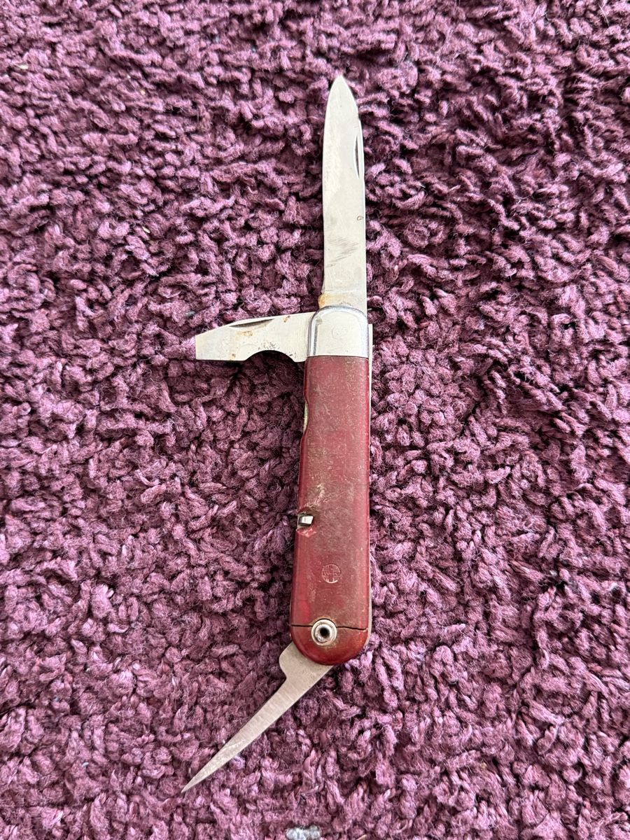 Victorinox Taschenmesser: Victorinox Taschenmesser rot 62 – Defekt aus Lyss von nekoreh