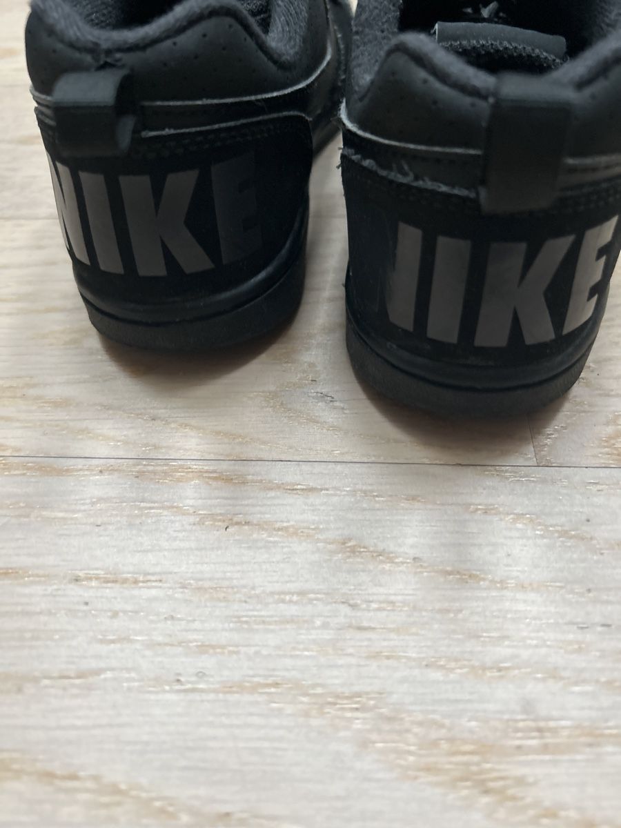 Nike Scarpe per ragazzi: NikeGrösse 32, schwarz. – Usato da Muri AG venduto da Mkikus 3