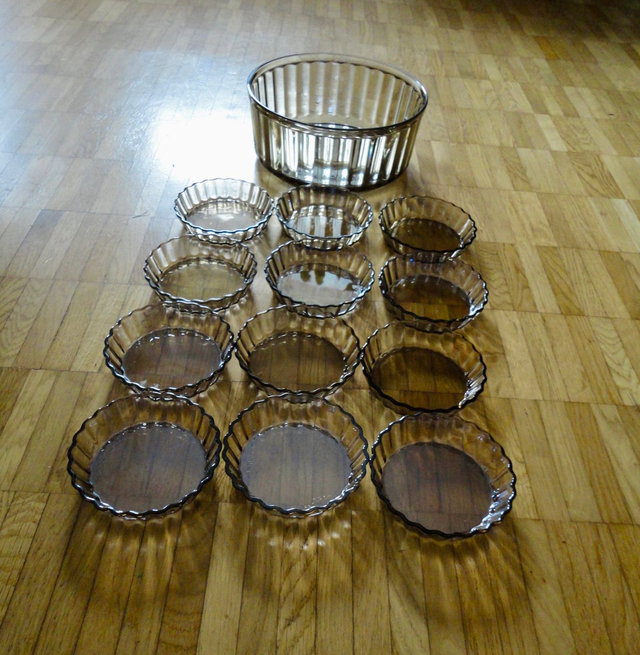 Ciotole: 12x kleine Glas-Schälchen/Förmchen + 1 grosse – Usato da Wädenswil venduto da FILI10