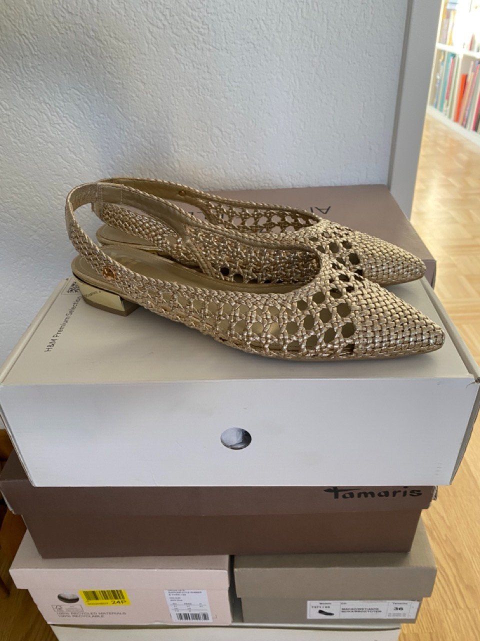 Chaussures femmes: NEU Sandalen, Slippers – D'occasion à Zumikon par Frauenecke 1