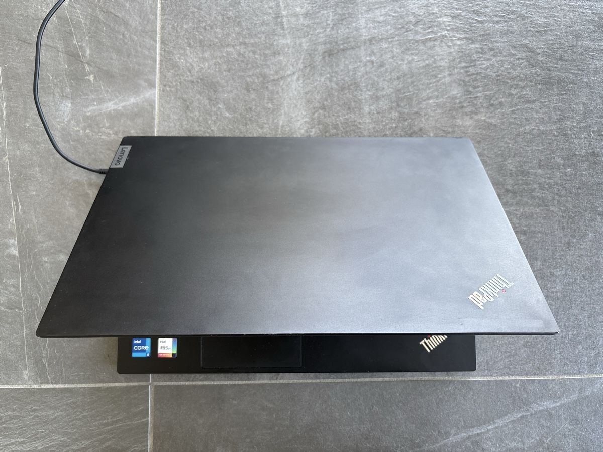 Lenovo Notebook: Lenovo Notebook E15 – Usato da Rorschacherberg venduto da Beachandsnow 2