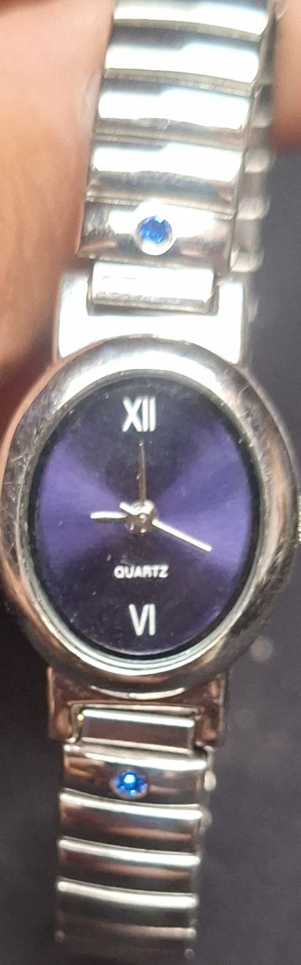 Montres: Montre femme quartz  – Défectueux à Tannay par v1n1p00h