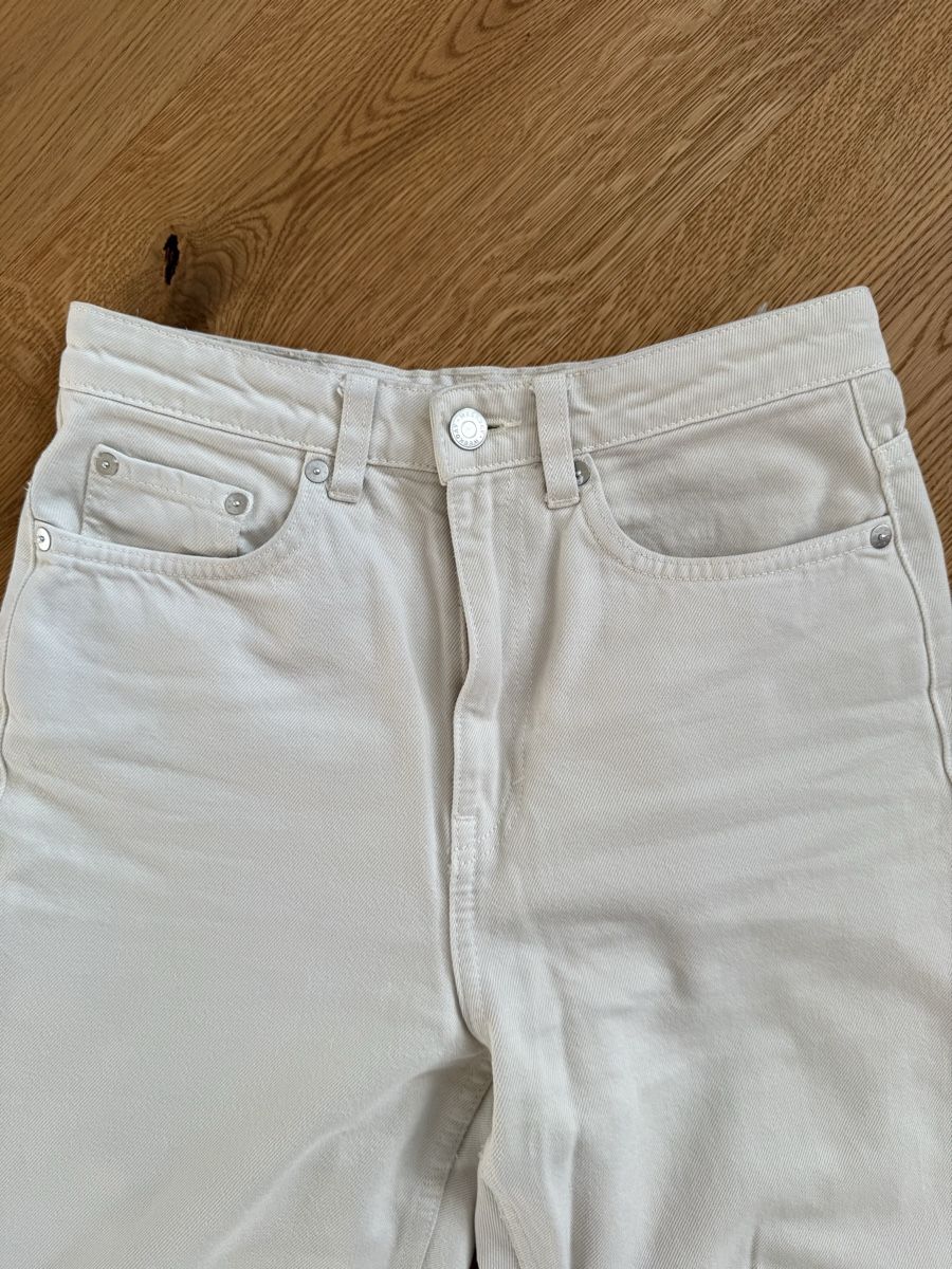 Weekday Jeans: BEIGE WEEKEND JEANS W26 L30 – D'occasion à Rain par vsekruto 1
