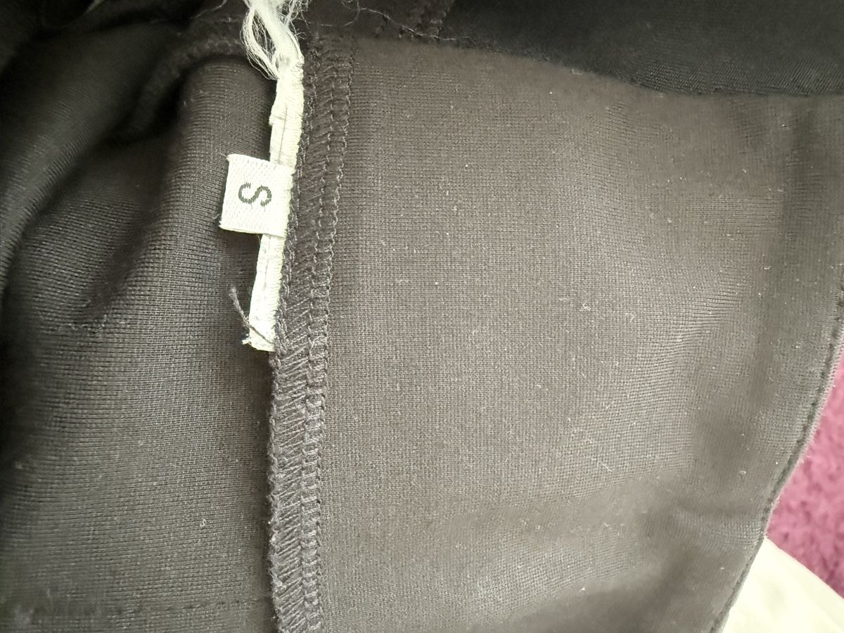 Guess Gonne: Guess Black Mini Skirt. Size S. Good condition! – Usato da Stallikon venduto da Lilly_90 6