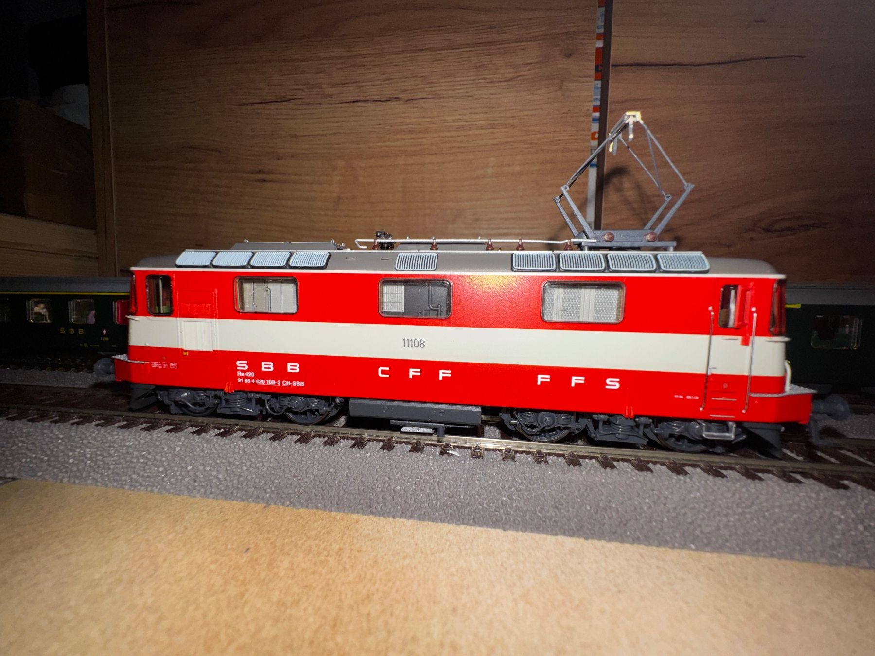 Roco Modellini di ferrovie: RE 4/4 Swiss express digital Dcc roco ho neuve – Usato da Genève venduto da den_8z8h 1