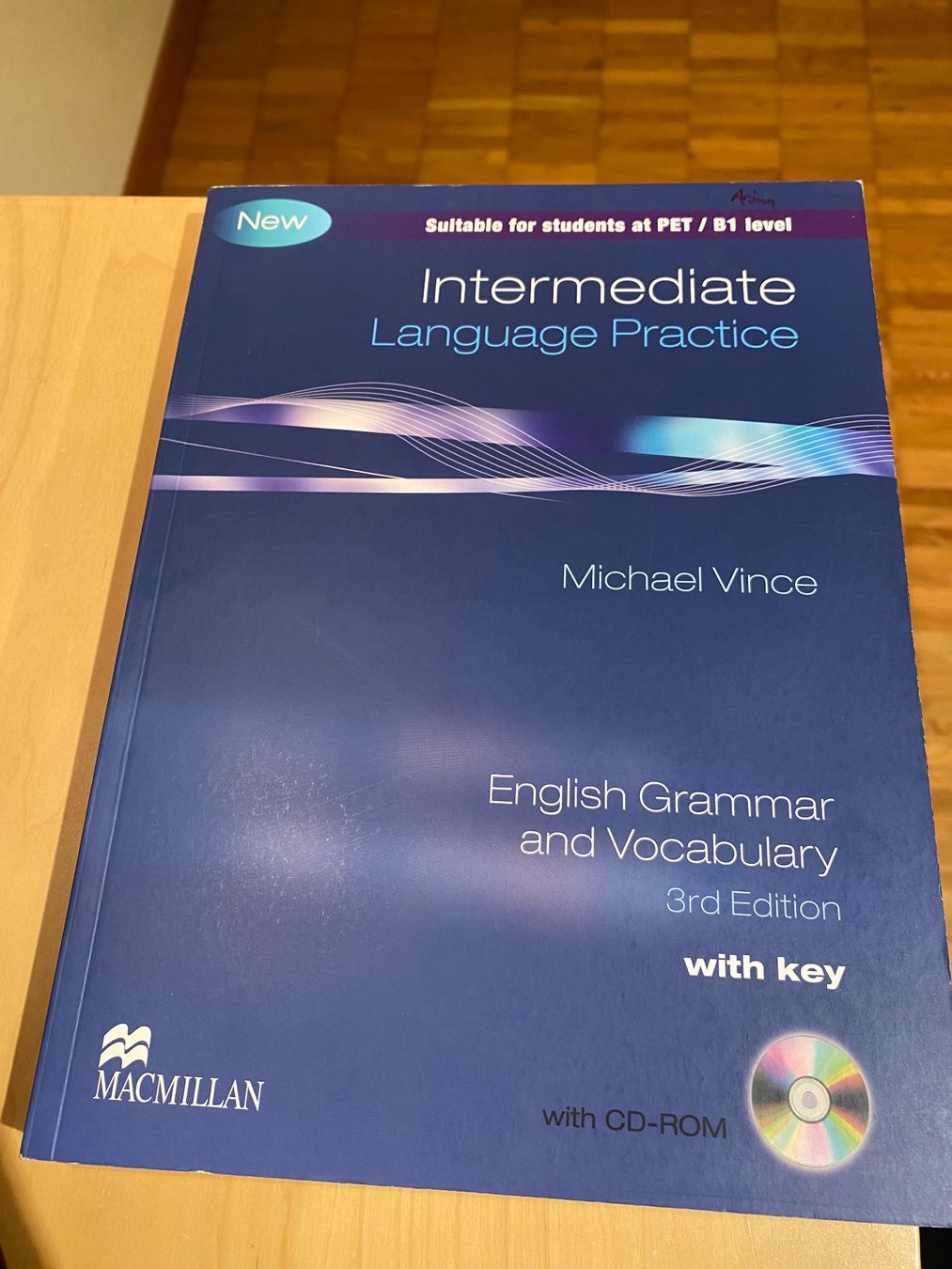 Libri: Intermediate Language Practice – English – Usato da St.Gallen venduto da SGSG.