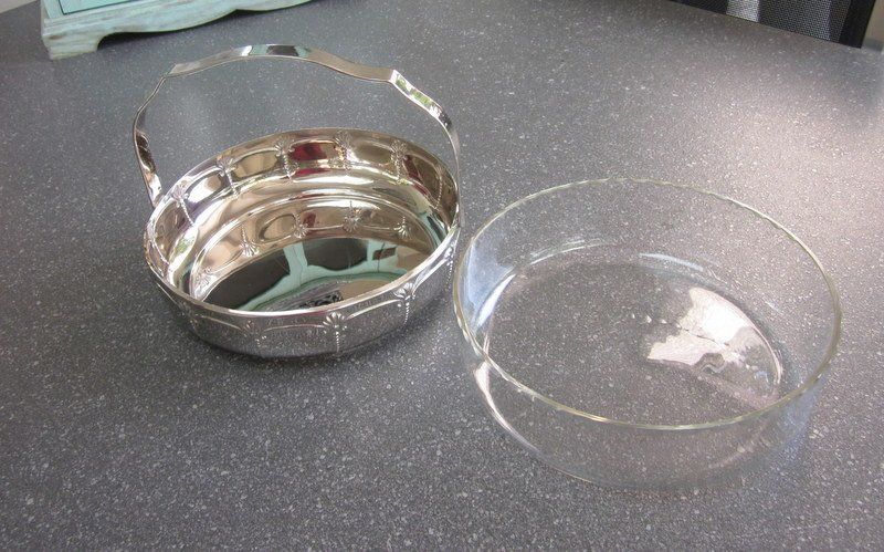 Schalen: Vintage Henkelschale mit original Glaseinsatz – Gebraucht aus Bischofszell von Pfau0 2