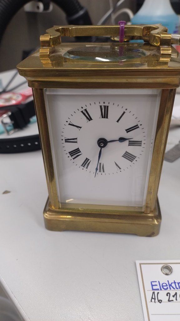 Orologi: Offiziersuhr – Usato da Bern venduto da BaernerBrocki