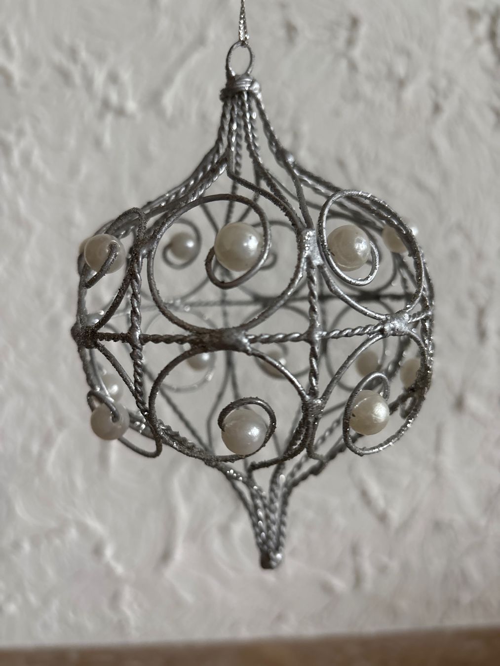 Tutte le decorazioni: Weihnachtskugeln Drahtgeflecht silber Perlen 8 gr. + 5 kl. – Nuovo (secondo la descrizione) da Kilchberg ZH venduto da danieladaniela 1