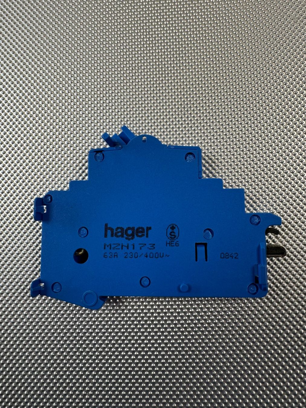 Hager Componenti elettronici: Hager Neutralleitertrenner MZN173 – Nuovo (secondo la descrizione) da Pfäfers venduto da Habakuk3 1