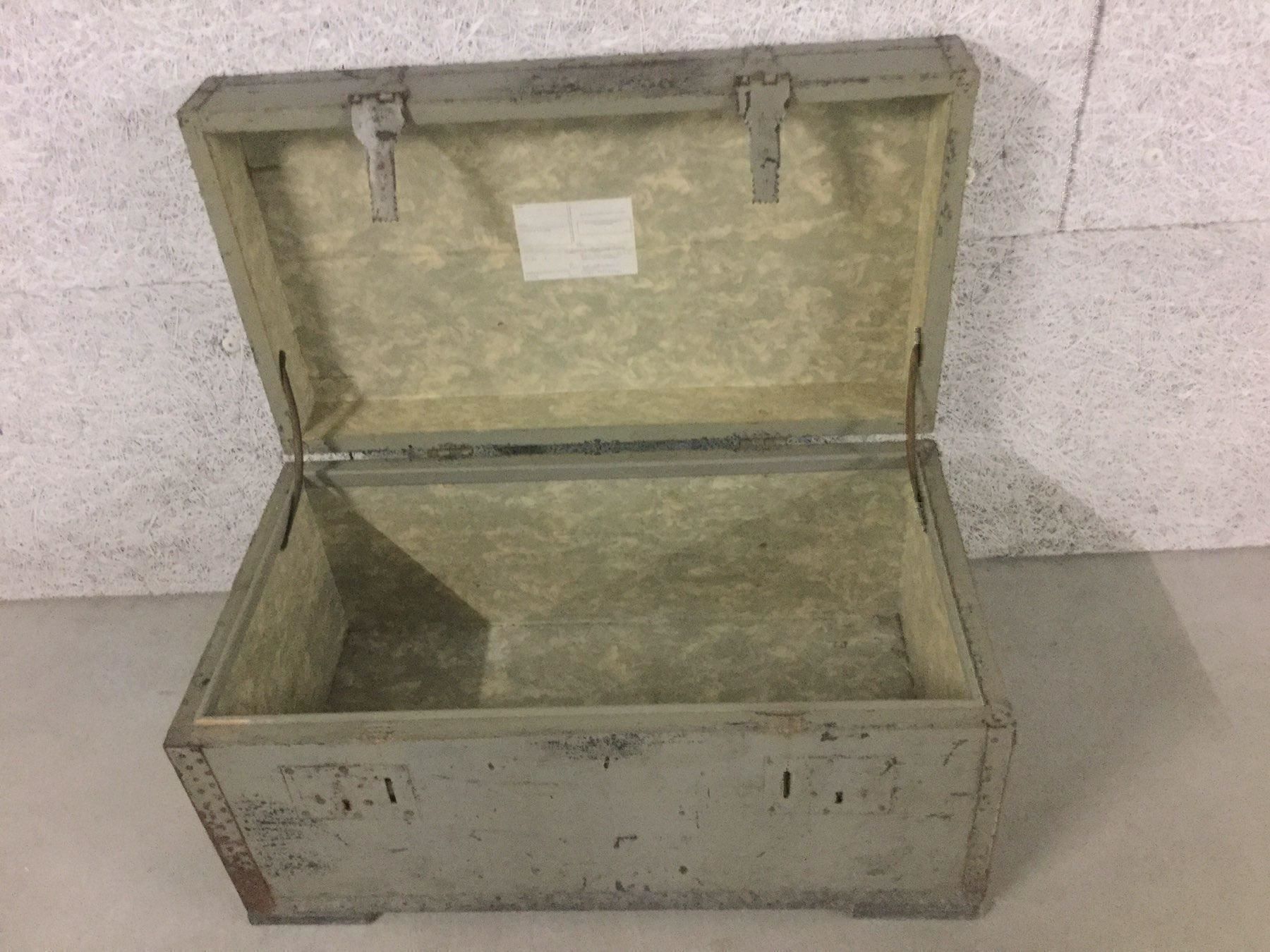 Truhen: Truhe 1890 Übersee Reisekoffer – Gebraucht aus Bern von HBYISIS 1