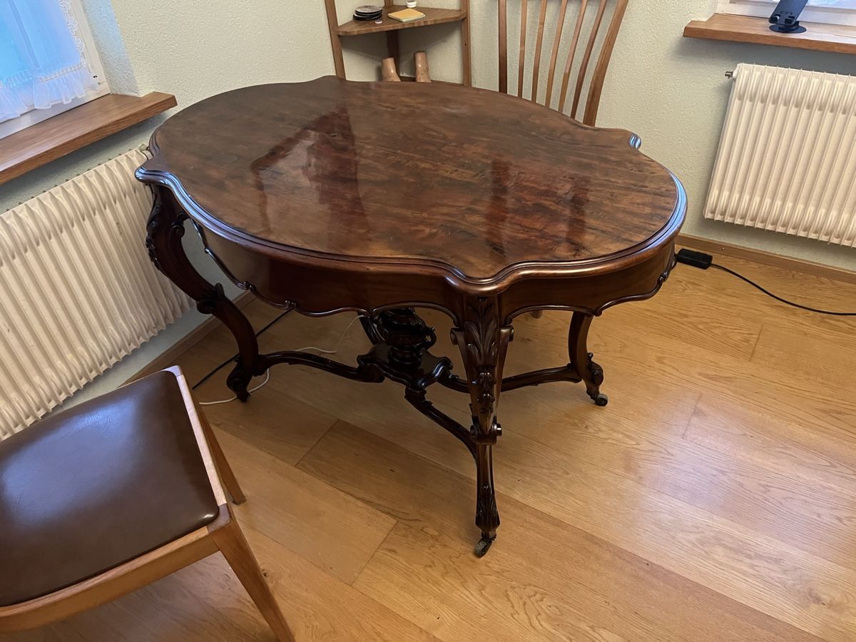 Tavoli: Antiker ovaler Salontisch, ca. 120 x 76cm – Usato da Unterengstringen venduto da Ingo9000 1