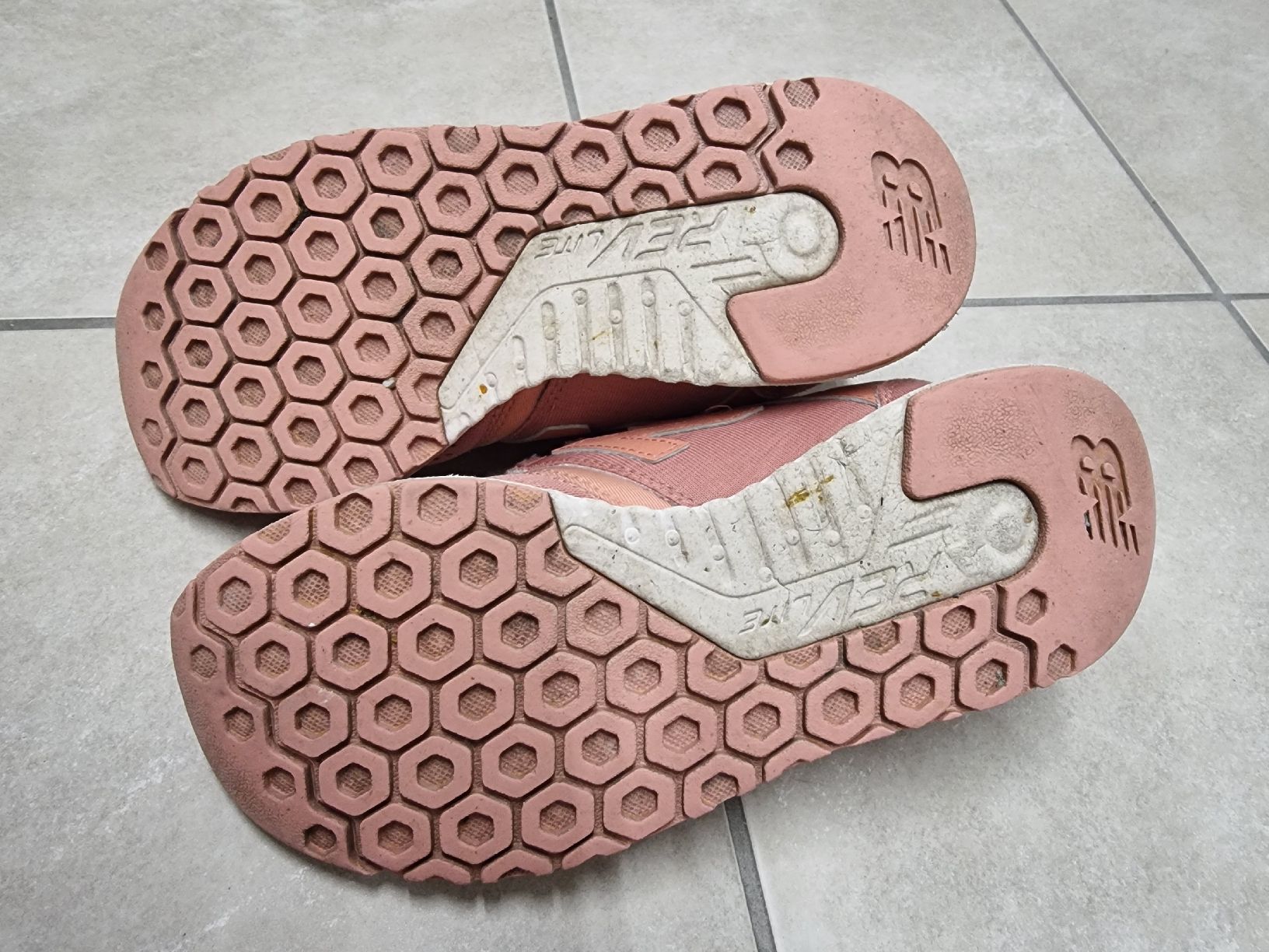 New Balance Scarpe da donna: New Balance Gr. 38 - selten getragen – Usato da Balzers venduto da Homeandgarden 2