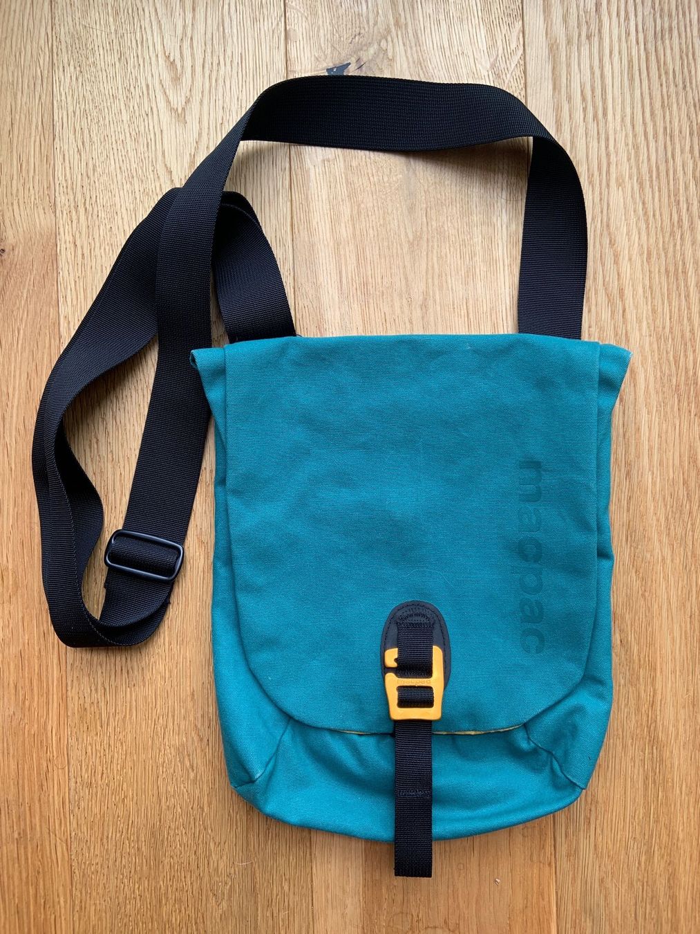 Taschen: macpac crossbodybag klein – Gebraucht aus Biel/Bienne von freitasch