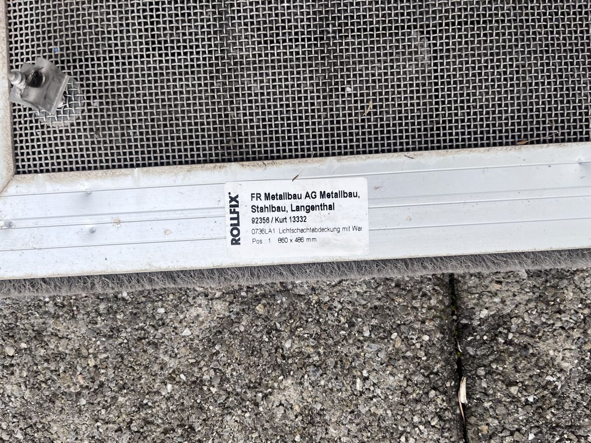 Griglie e Inferriate: Lichtschachtabdeckung, 860x466mm – Usato da Roggwil BE venduto da WULU 1