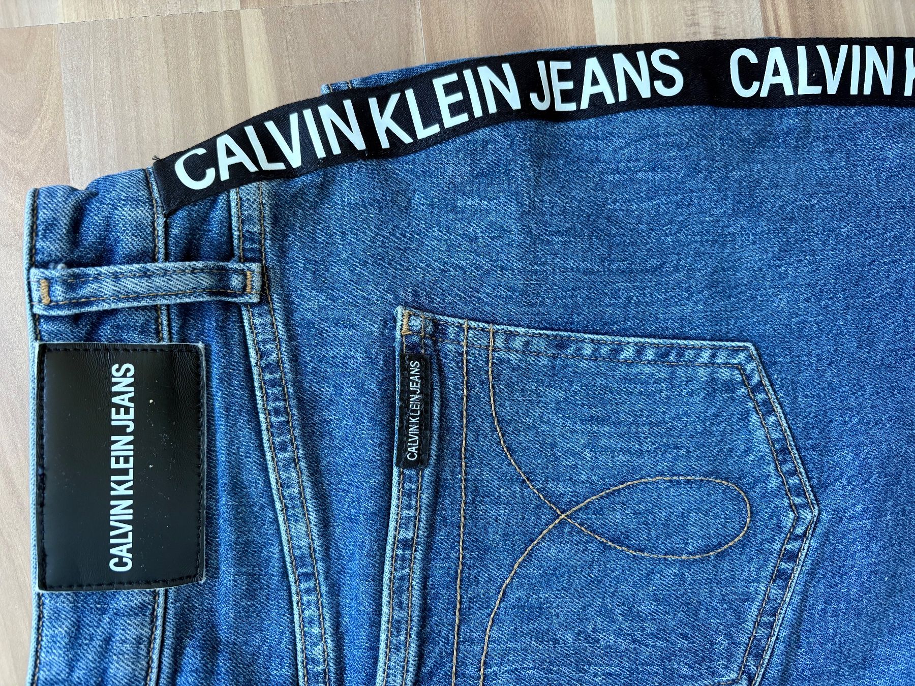 Calvin Klein Gonne: Calvin Klein Jeans Minirock – Nuovo (secondo la descrizione) da Oetwil an der limmat venduto da Sual 1