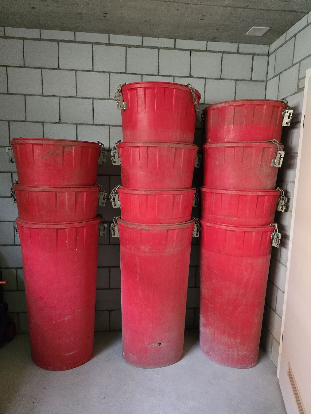 Ponteggi: Schuttrohre per Stück / Monatsmiete – Usato da Neuenegg venduto da Zm84