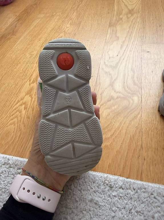 Scarpe per ragazze: Winterschuhe Grösse 23 – Usato da Hochdorf venduto da Veronica89 4