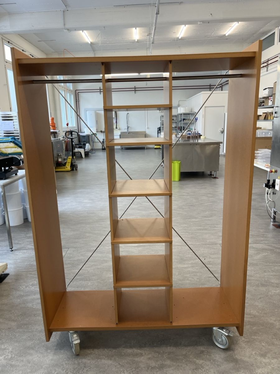 Guardaroba: Design Garderobe auf Rollen – Usato da Illnau venduto da flamingo007