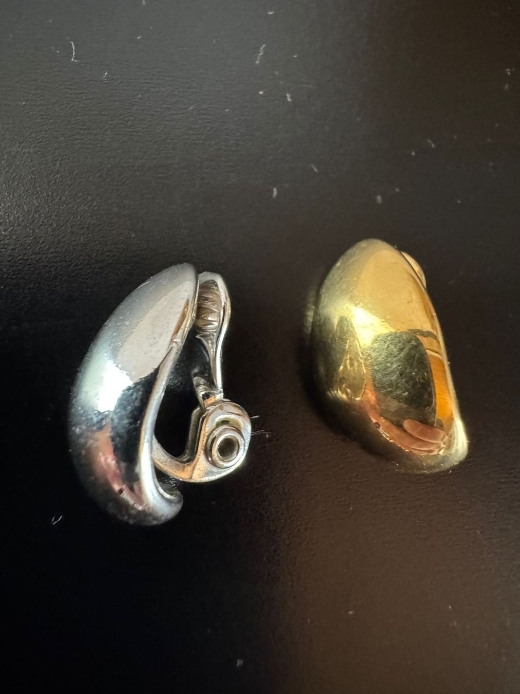 Ohrringe & -stecker: Monet Ohrclips bicolor gold/silber Vintage – Gebraucht aus Winterthur von Dejv 2