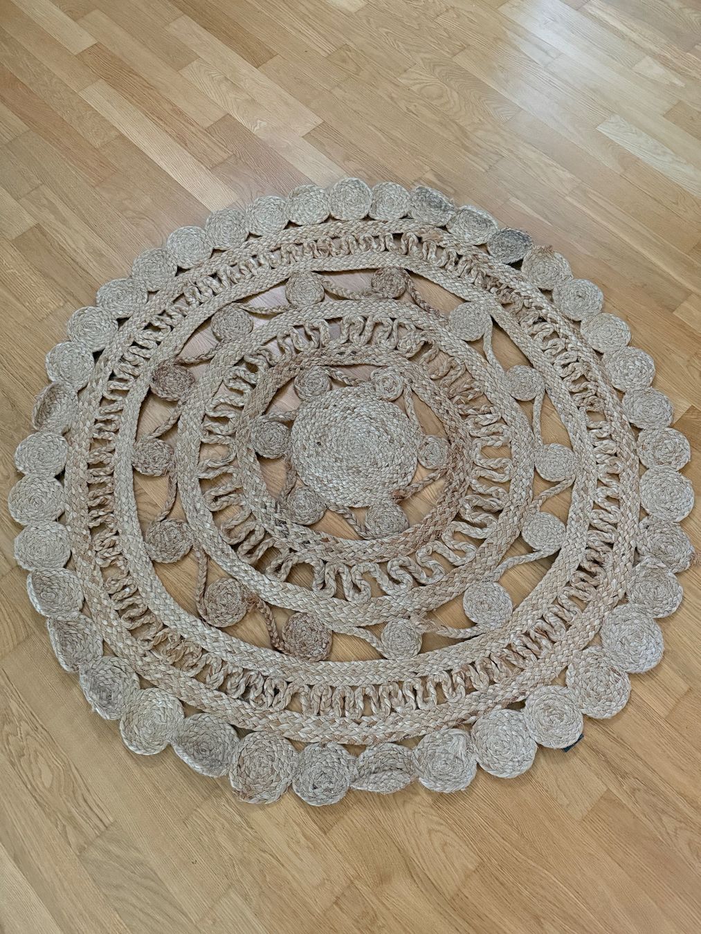 Boohoo Tappeti: Runder Jute-Teppich / Boho-Teppich mit dekorativem Muster – Usato da Rikon im Tösstal venduto da arizona8