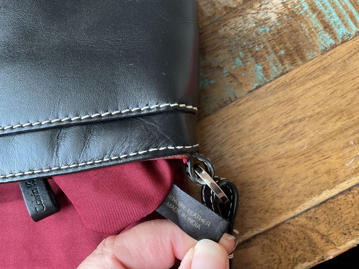 Calvin Klein Borse da donna: Schwarze Calvin Klein Ledertasche, Vintage – Usato da Bachenbülach venduto da Sybeco 7