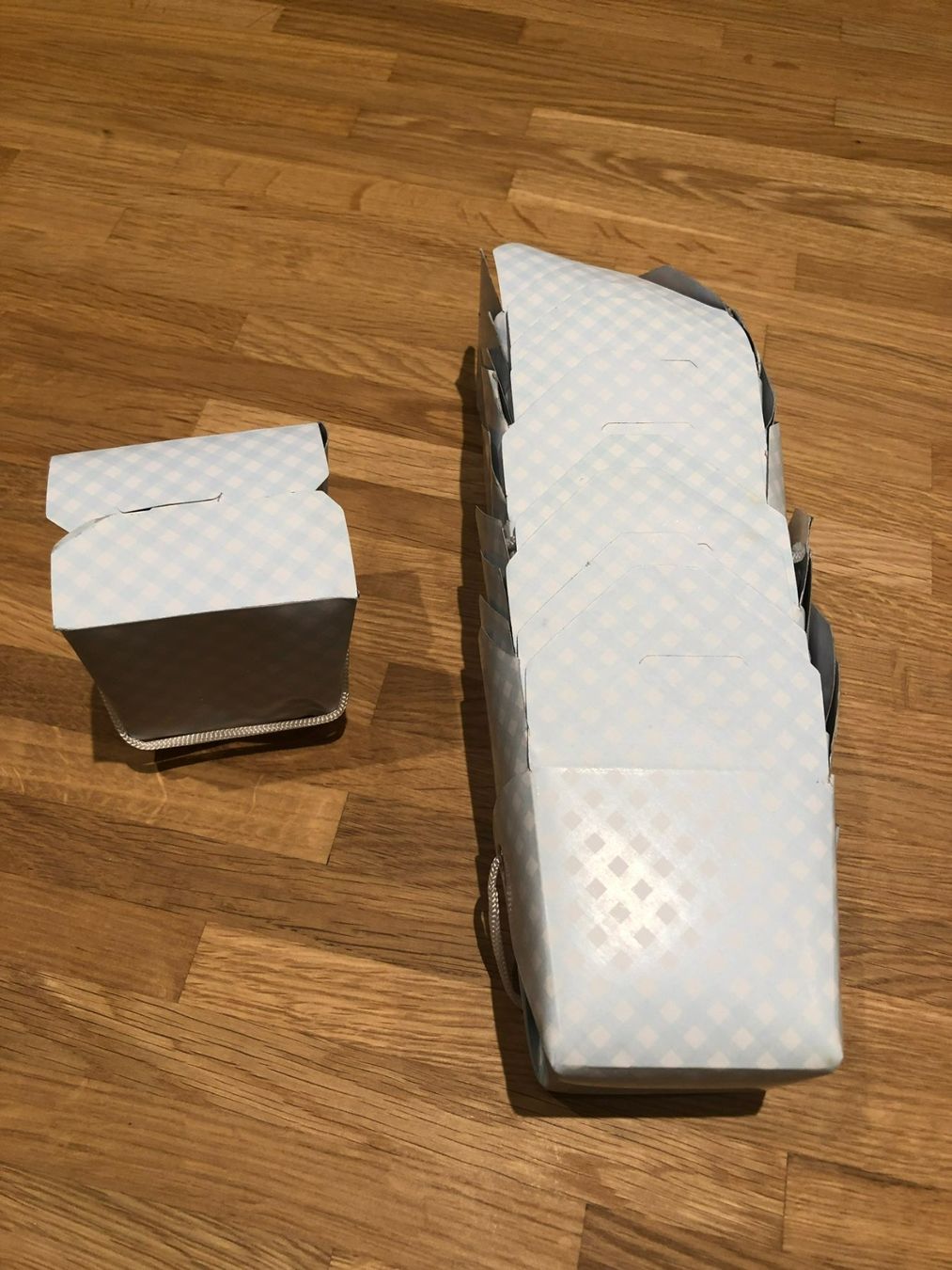 Bastelsets: Chinabox - blau/weiss kariert – Gebraucht aus Neukirch (Egnach) von muolen