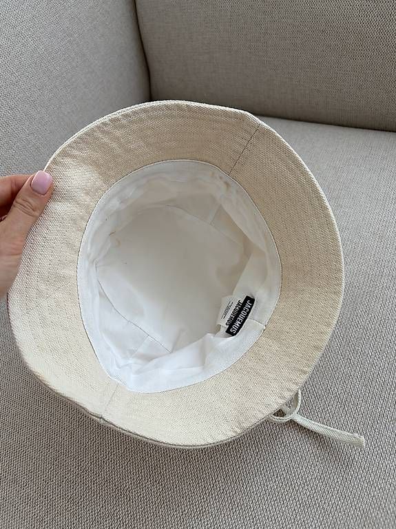 Jacquemus Copricapi, berretti & cappellini: Jacquemus Bucket Hat, Gr. 58, Top Zustand – Usato da Lachen SZ venduto da dar_hjg9 3