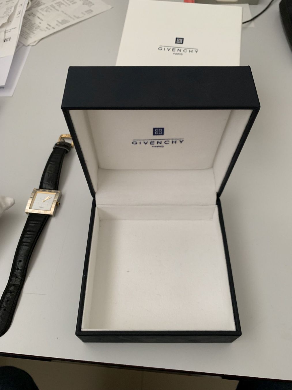 Givenchy Orologi: Armbanduhr "GIVENCHY" – Usato da Wil SG venduto da horizonte254 6