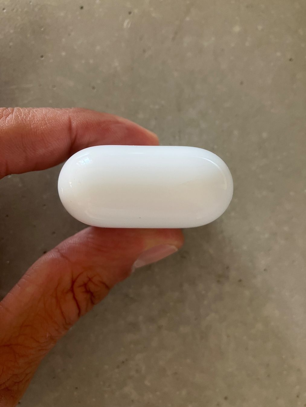 Apple Cuffie: APPLE AIRPODS Case – Usato da Lausanne venduto da mr.v 5