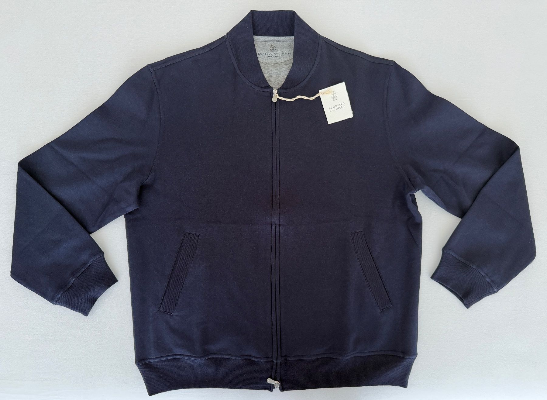 Brunello Cucinelli Vestes: Brunello Cucinelli Bomberjacke in Cobalt Blue – Neuf avec emballage d'origine à Pfäffikon SZ par Redwulf34