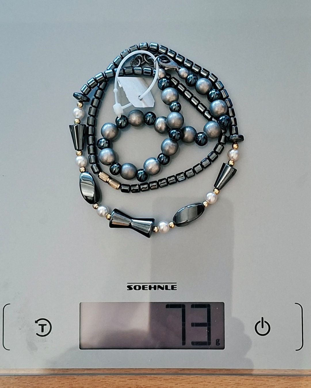 Colliers: *Hämatitperlen-Modeschmuck* – D'occasion à Weiningen ZH par nic--ole