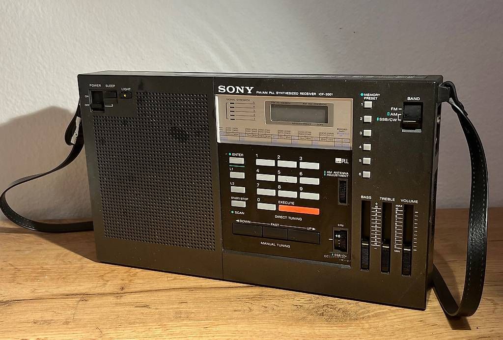 Radios: Sony ICF-2001 radio – Gebraucht aus Zürich von marcdmc