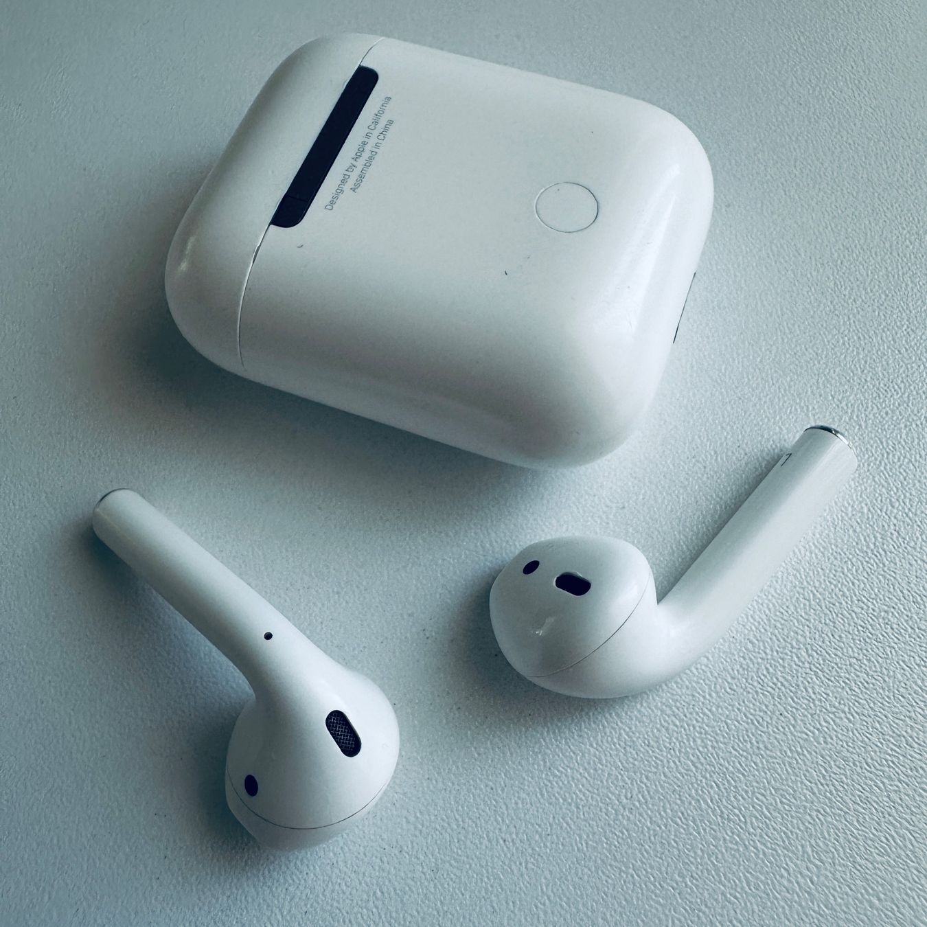 Apple Cuffie: Original Apple AirPods 2 Kopfhörer Wireless Lightning Kabel – Usato da Basel venduto da MY.AIRPODS.SHOP 2
