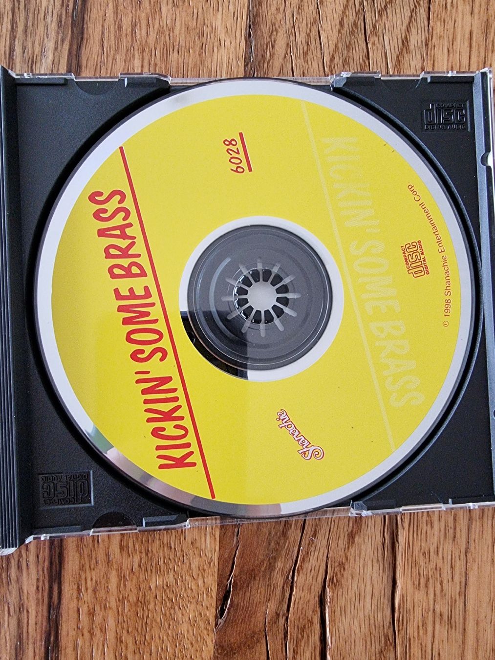 CD: NEW ORLEANS KICKING SOME BRASS – Nuovo (secondo la descrizione) da Zofingen venduto da Tinpan 2