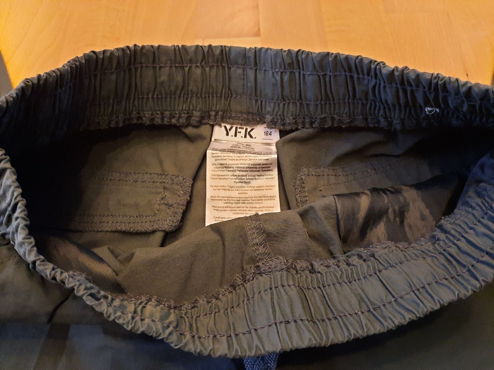 Hosen: Cargohose  grau elastischer Bund Grösse 164 – Gebraucht aus Jonschwil von sonja8472 3