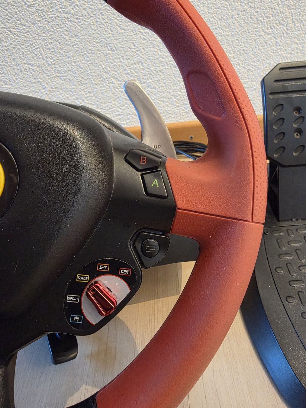 Thrustmaster Controller: Thrustmaster Ferrari Force Lenkrad Xbox / PC – Neu (gemäss Beschreibung) aus Bibern SO von SV3NSATii0N3LL 2