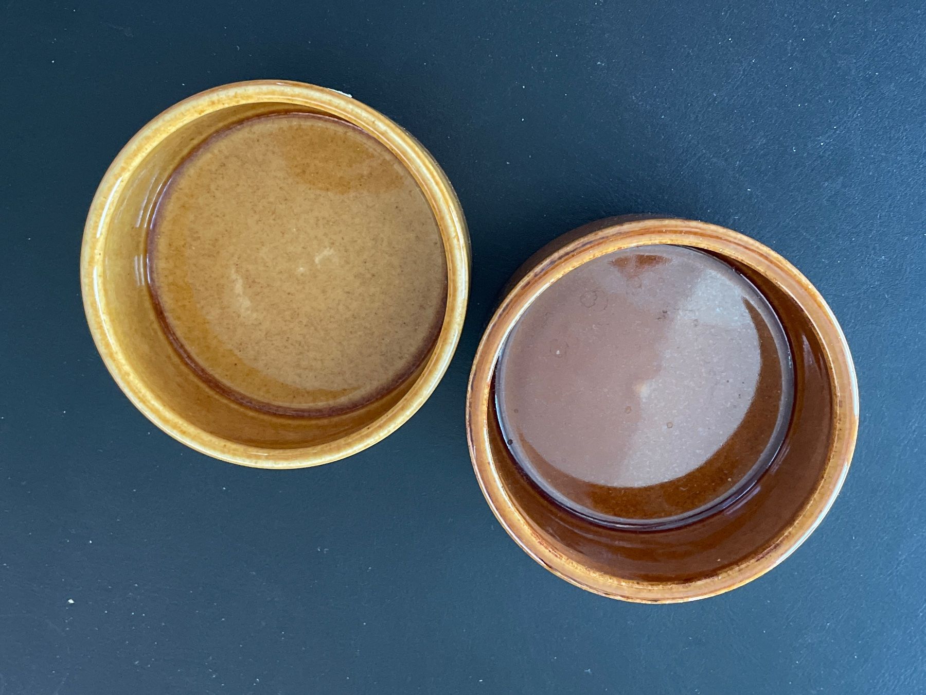 Rössler Ciotole: Kleintier- oder Vogelnapf: 2er Set Rössler Porzellan – Usato da Zürich venduto da plumita 2