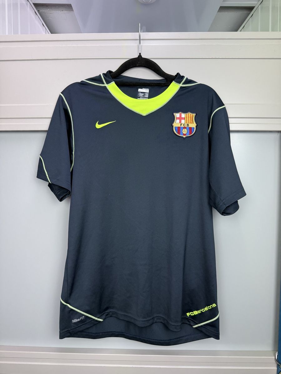 FC Barcelona Leibchen & Hosen: Nike Barcelona (2007) – Gebraucht aus Lausanne von Unehistoiredesapes