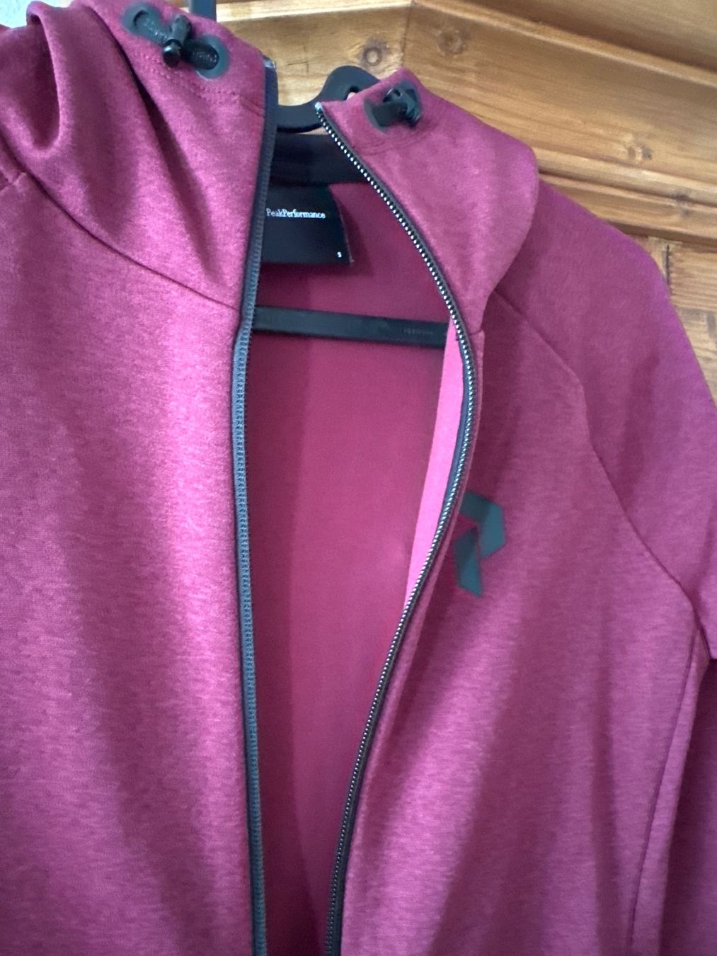 Peak Performance Giacche: Peak Performance Damen Pulse Jacke bordeaux Gr. S – Usato da Winterthur venduto da britsi 3