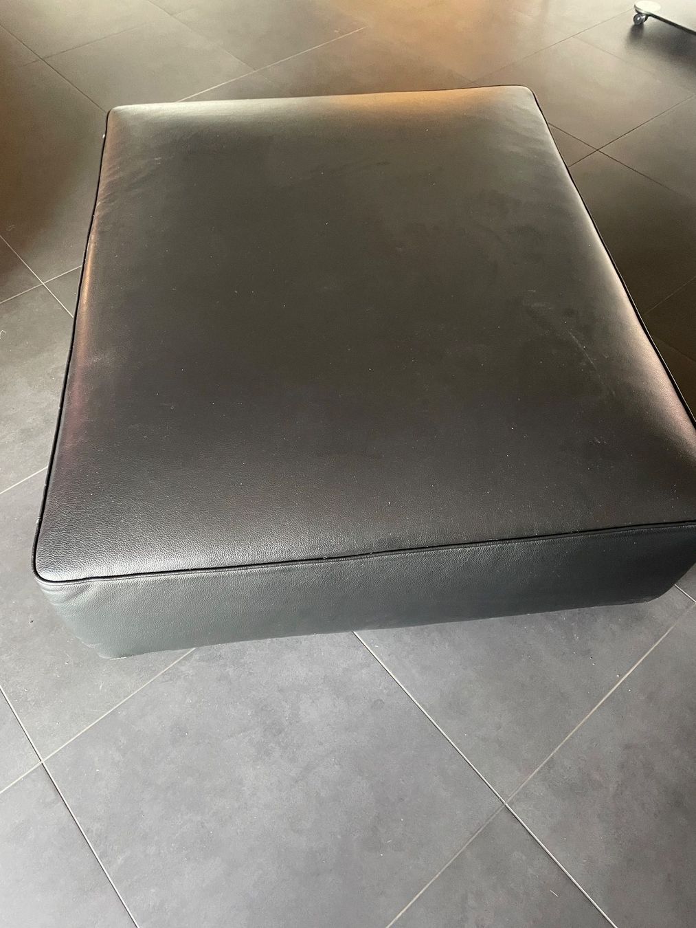 B&B Italia Sofas: Polstergruppe mit Sitzwürfel – D'occasion à Bargen BE par mak_9jzx 1