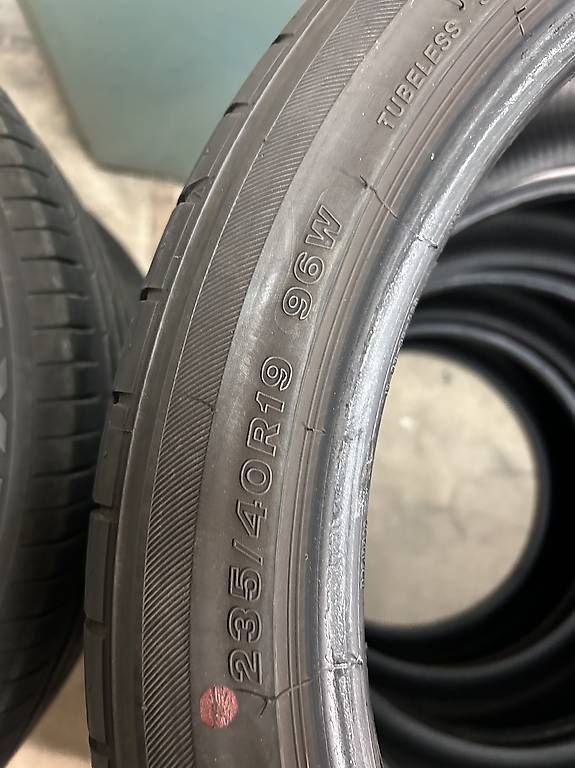 Bridgestone Pneumatici & Ruote complete: Bridgestone 235 40 19 – Usato da freienbach venduto da gatuzo 2