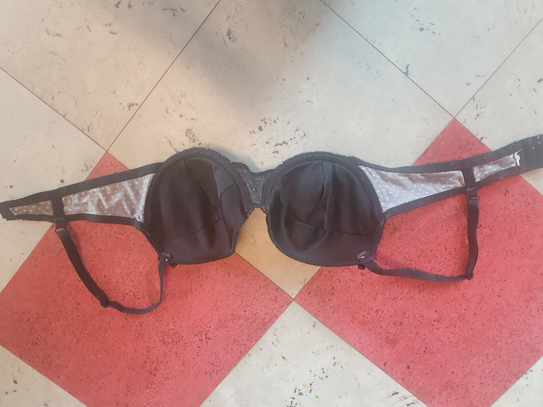 Altra biancheria intima: BH – Usato da Moosseedorf venduto da Sonnenschein.. 5