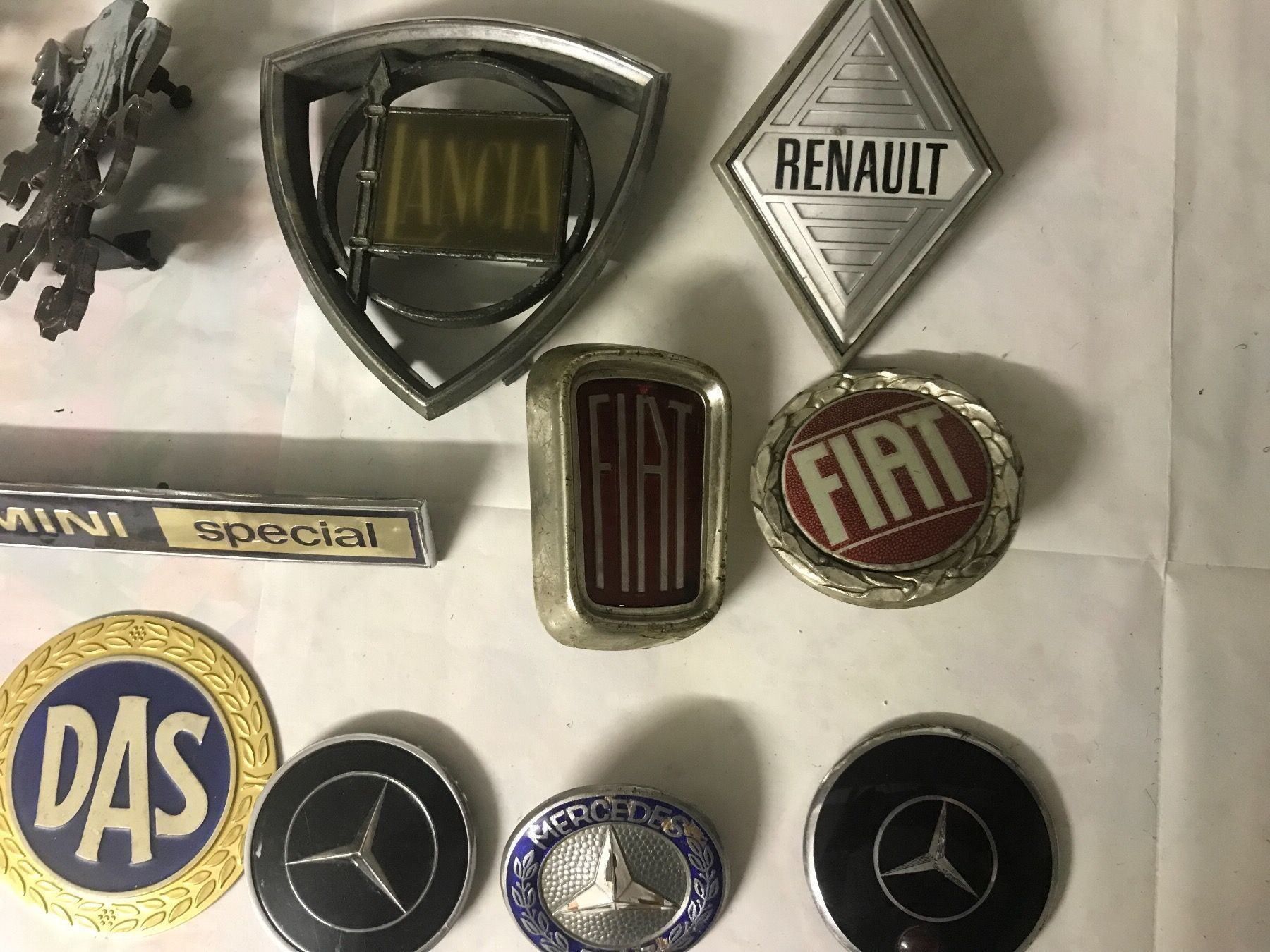 Accessori per altri veicoli: Automarken Logos – Usato da Neuenhof venduto da Himmel2