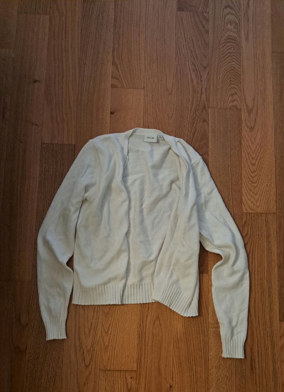 Vila Giacche: Weisse Strickjacke Vila – Usato da Seengen venduto da ja6_65wp 2