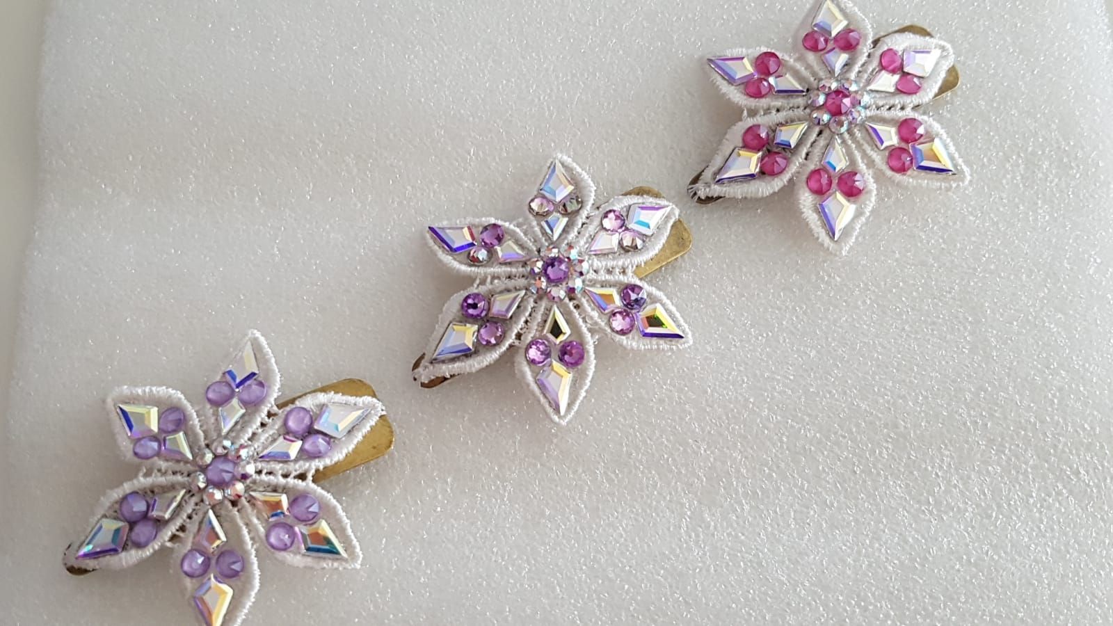 Haarschmuck: Haarspange Blume,Swarovski Steine. – Neu (gemäss Beschreibung) aus Zürich von ata_c8nh 1