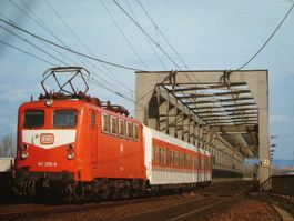 DB Inter-City-Zug mit Zuglok 141 200-6 am 12.03.1989