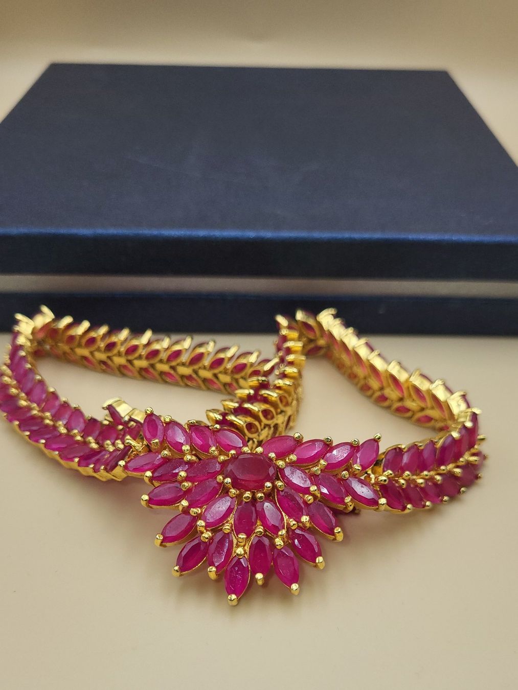 Catenine: Goldige Elegante Rubin Collier – Usato da Wald ZH venduto da SwissPawnshop 8