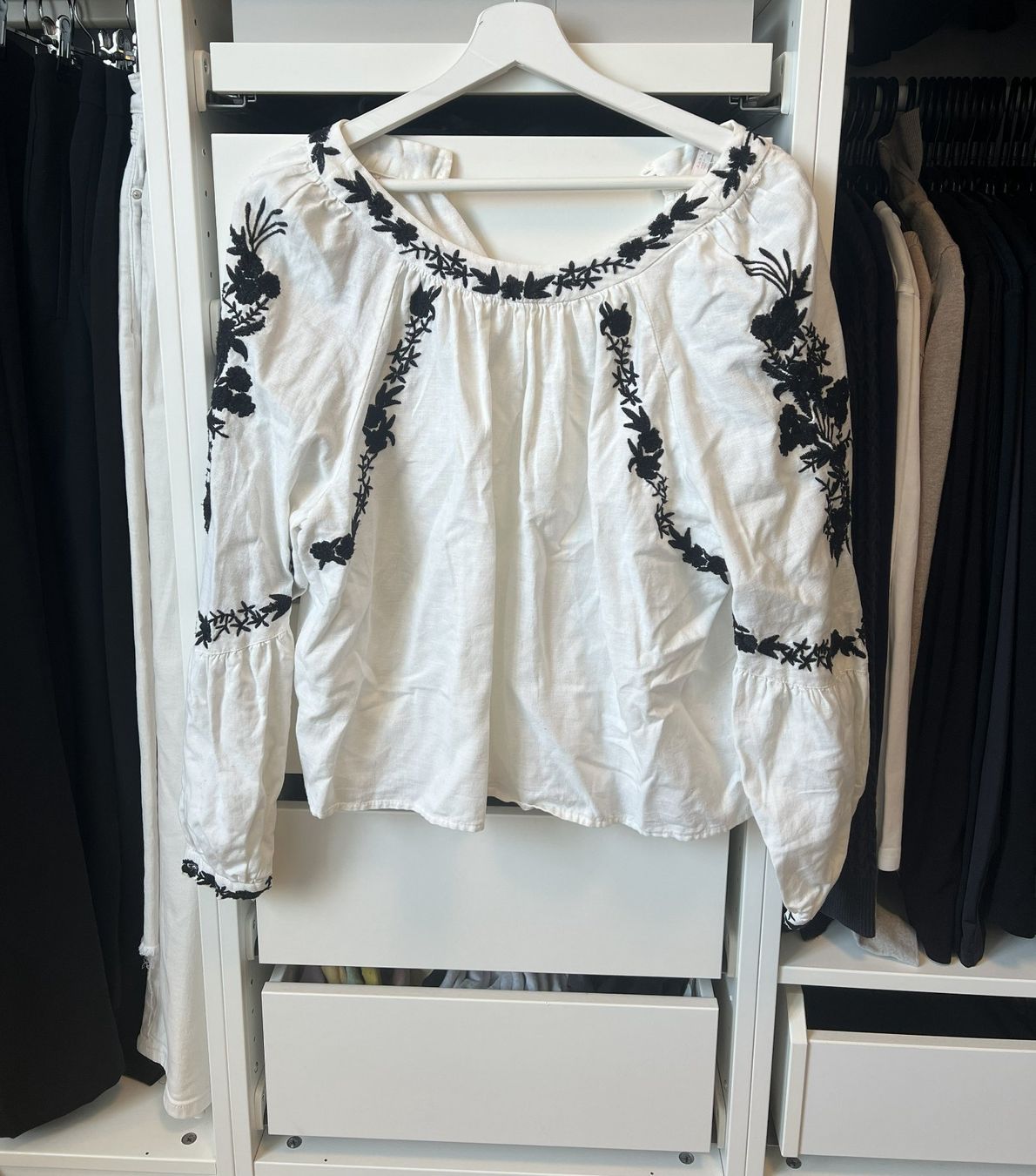 Zara Blusen: Zara Bluse mit Stickerei – Gebraucht aus Bülach von deinmica