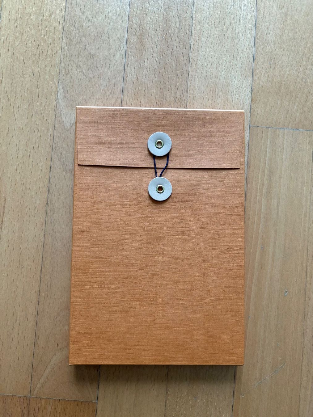 Louis Vuitton Altro in Decorazioni & Accessori: LOUIS VUITTON Book box size 21 x 14 cm – Nuovo (secondo la descrizione) da Muzzano venduto da Sidney_3 1